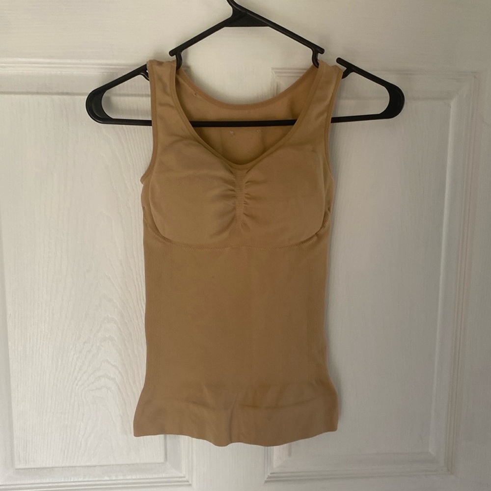 COPY - Camishaper. Size M. Shape wear. Removable pads